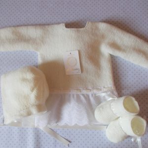 Conjunto beige con doble puntilla valencienne (0-3 meses)